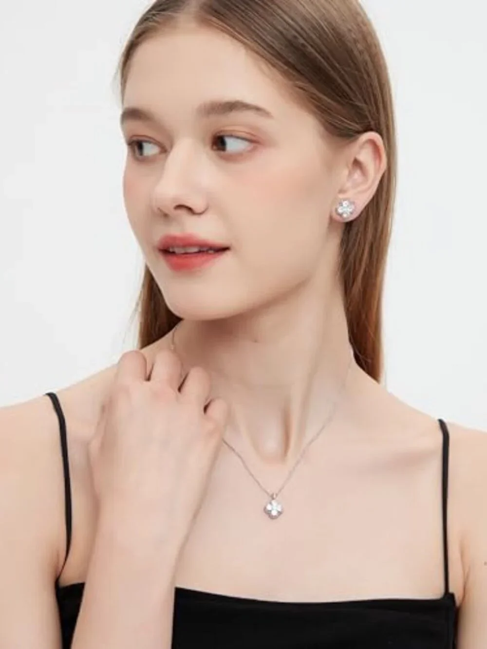 BRAND NEW S925 Silver Clover Necklace and Stud Earrings Jewelry Set